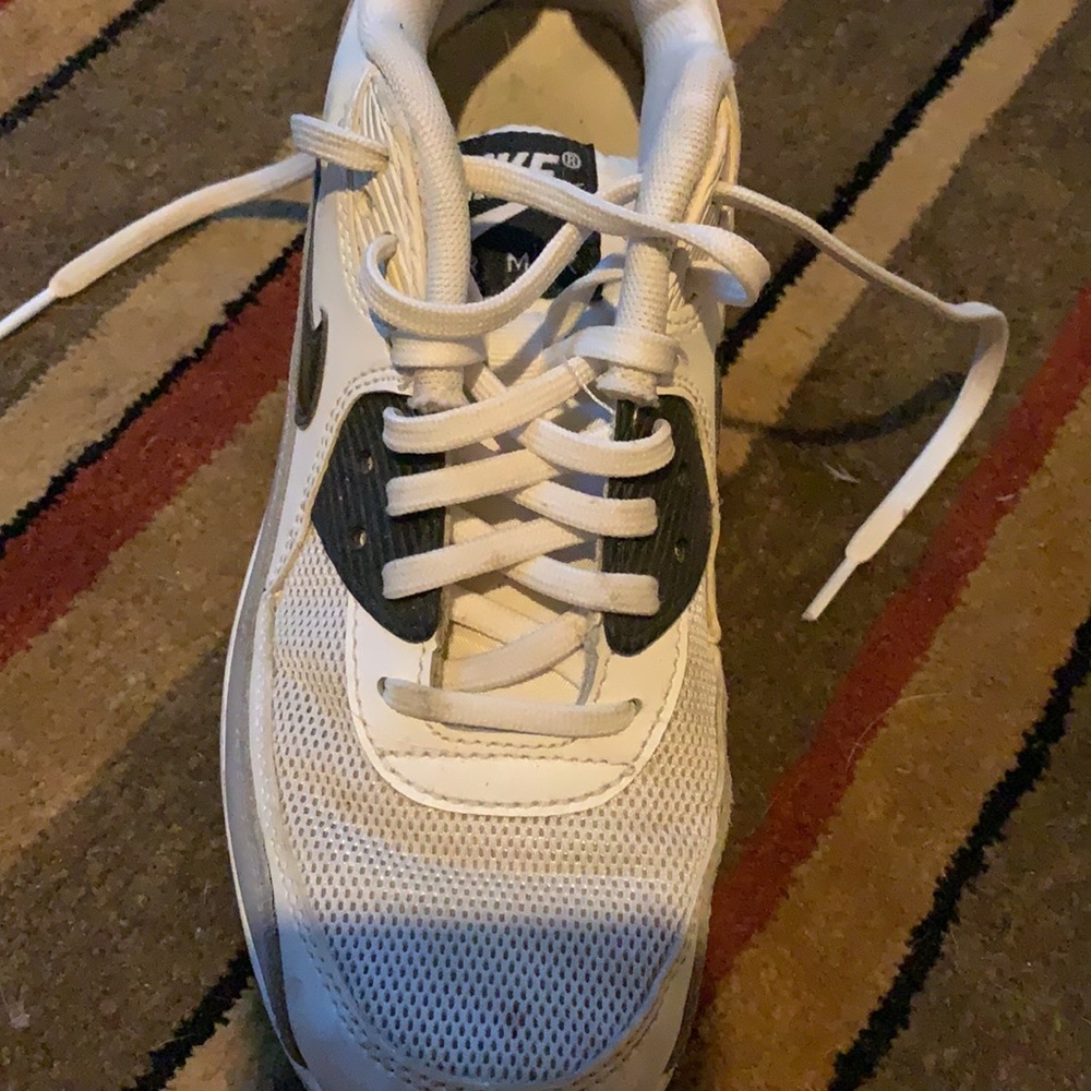 Air maxes - Picture 3 of 5